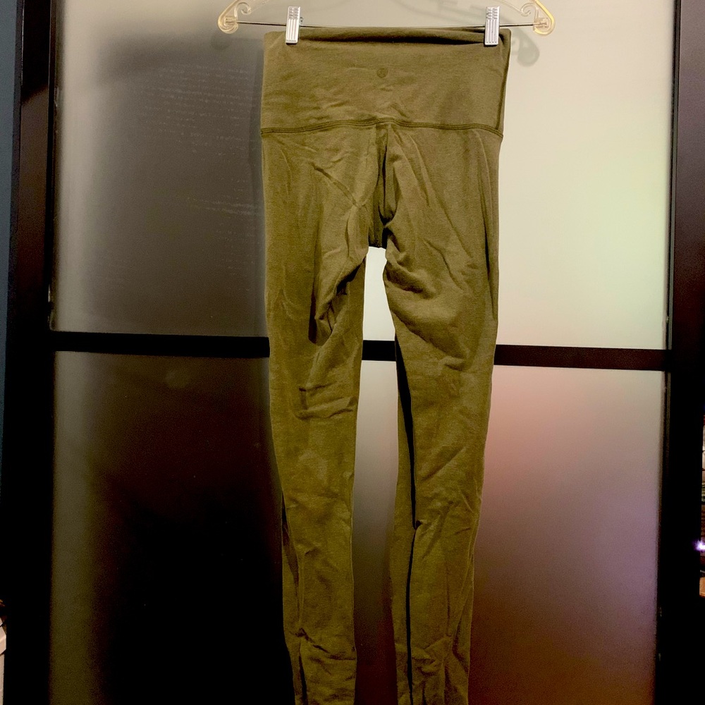 Lululemon wonder under pants. Olive green colour. Size 6
